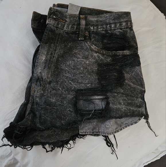 Vintage Levi's cutoff high waisted shorts - Picture 3 of 4